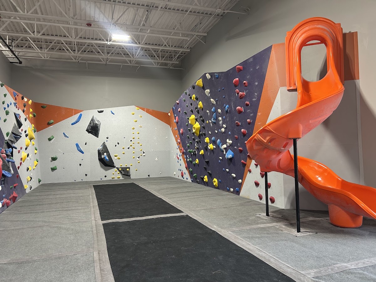 Rendezvous Climbing Gym - Photo 2