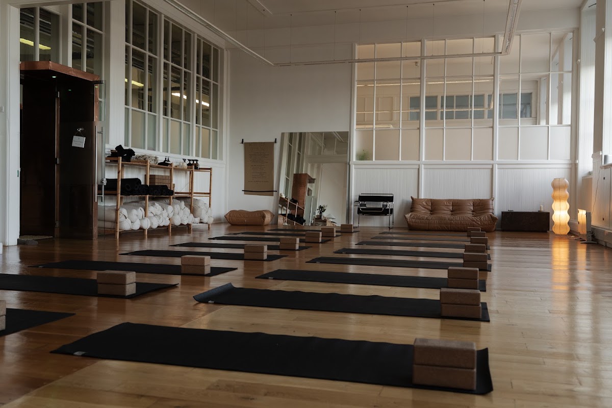 Reset Yoga & Reformer Pilates Glasgow - Photo 2