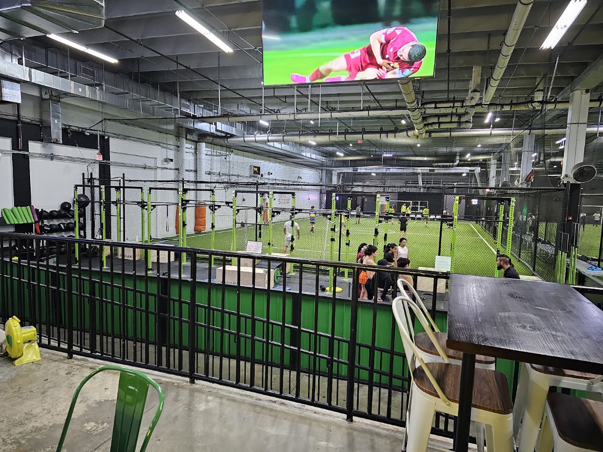 Revo Soccer - Photo 2