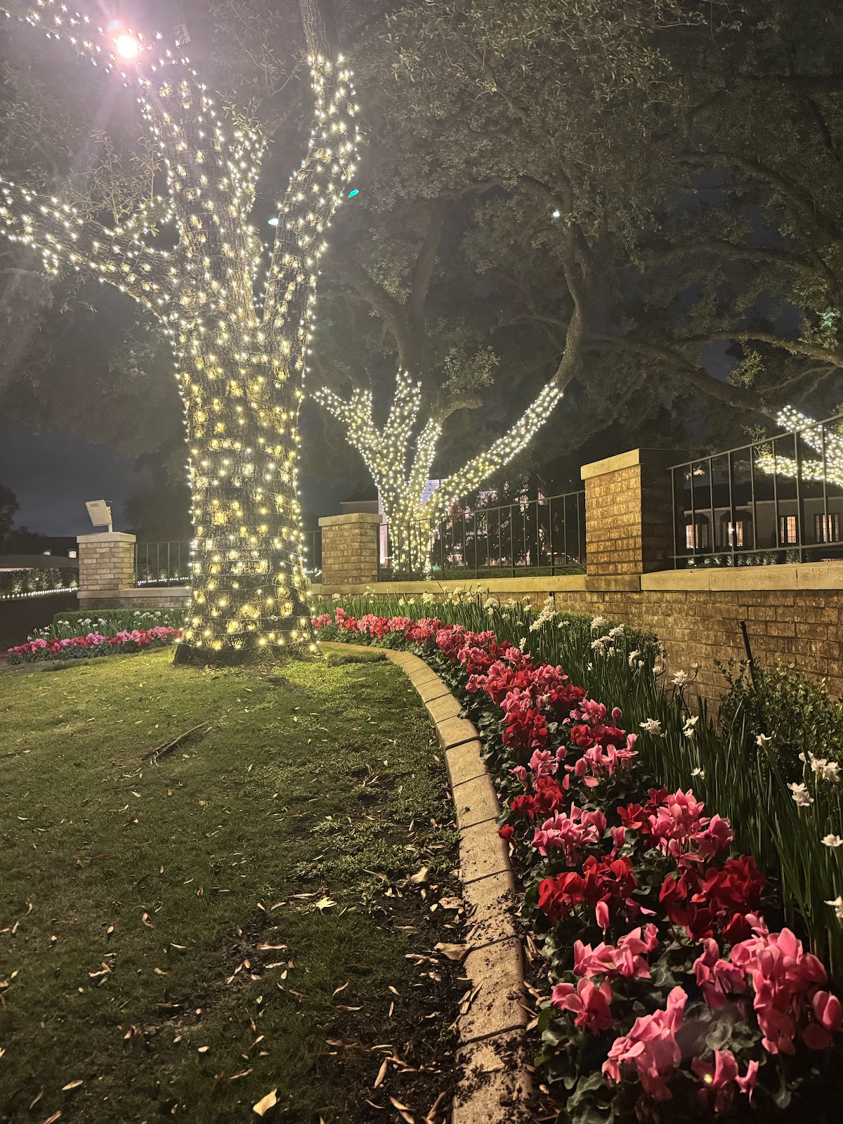 River Oaks Country Club - Photo 2