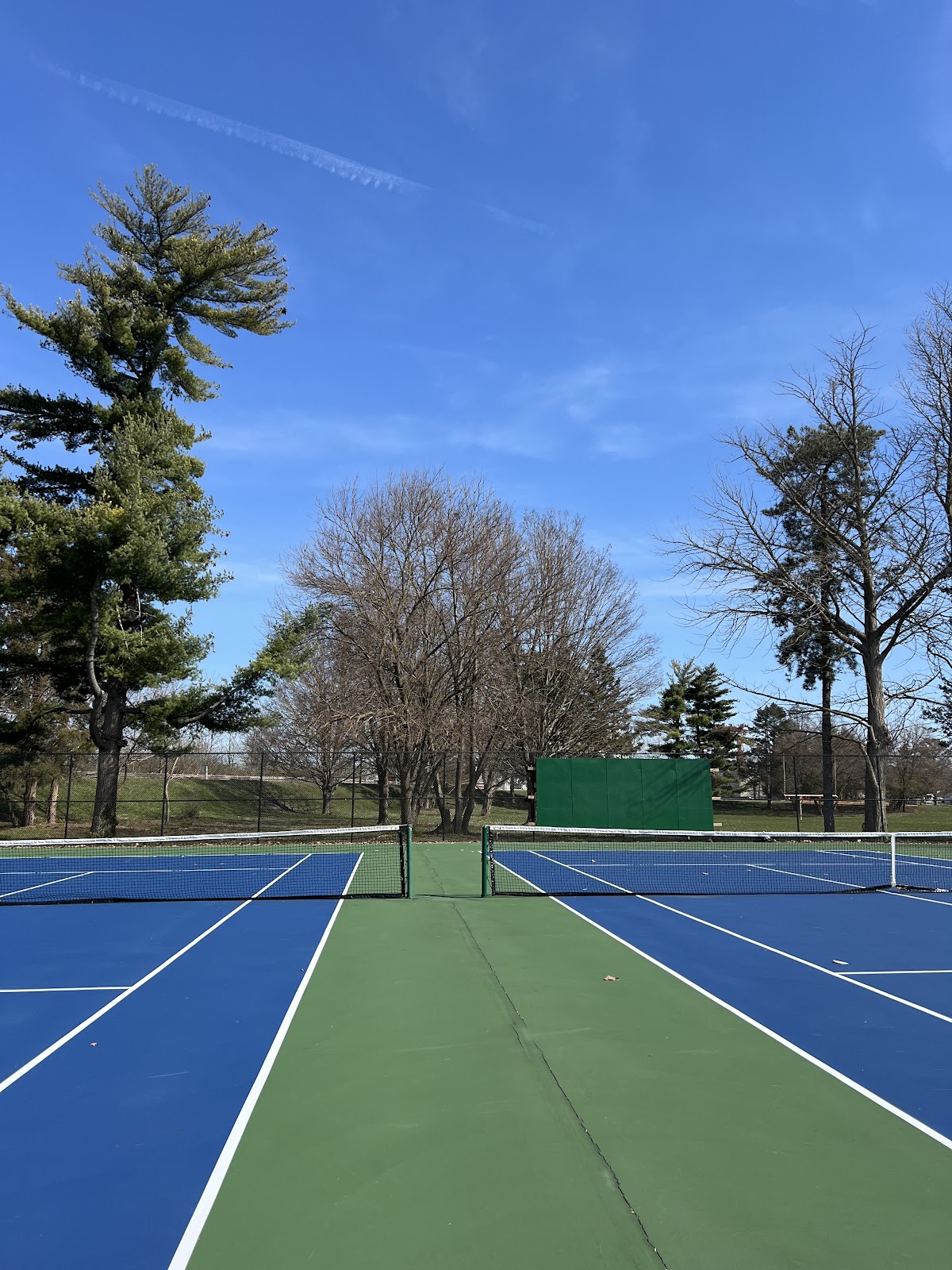 Riverside Park Tennis Complex - Photo 1