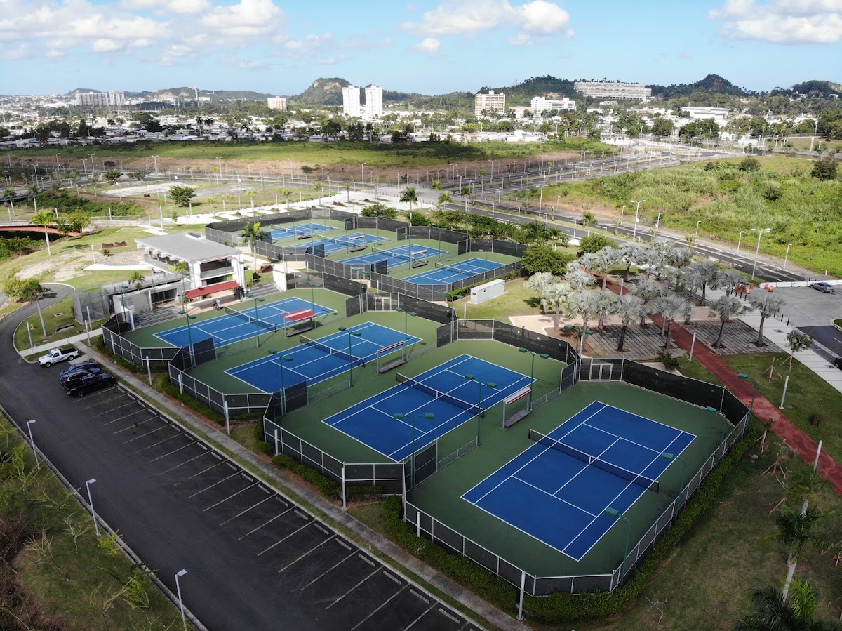 Riviera Tennis Center - Photo 1