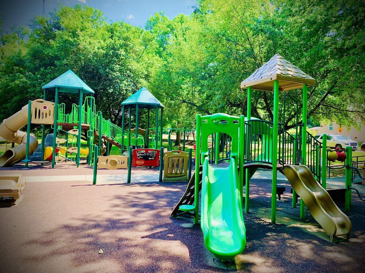 Roberts Park - Photo 1