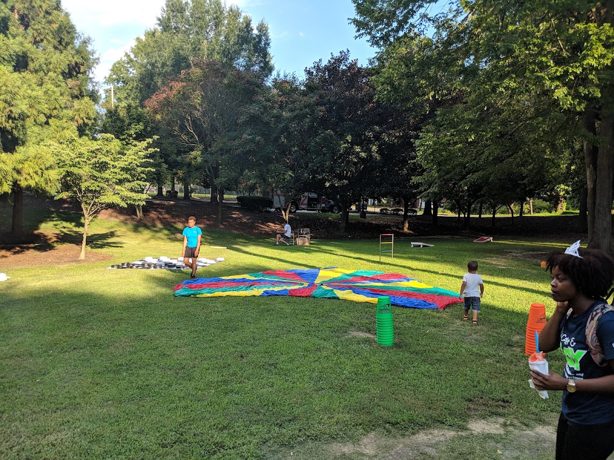Roberts Park - Photo 3