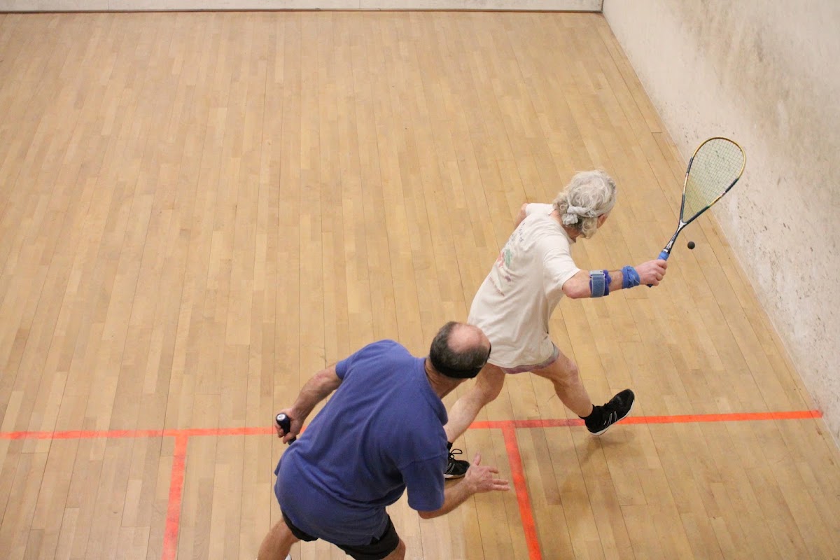 Roseland Squash Club - Photo 2