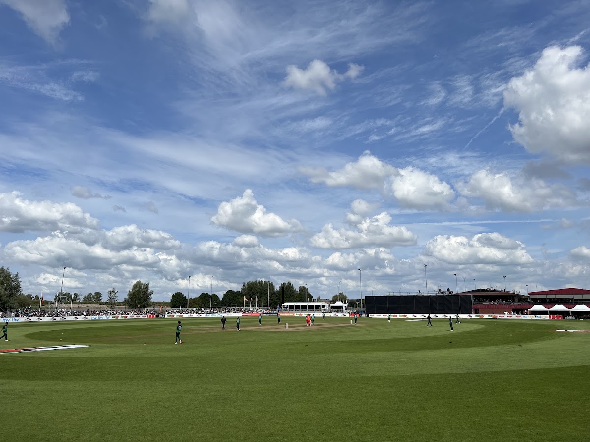 Rotterdamsche Cricket- en Voetbalvereeniging "V.O.C." - Photo 2