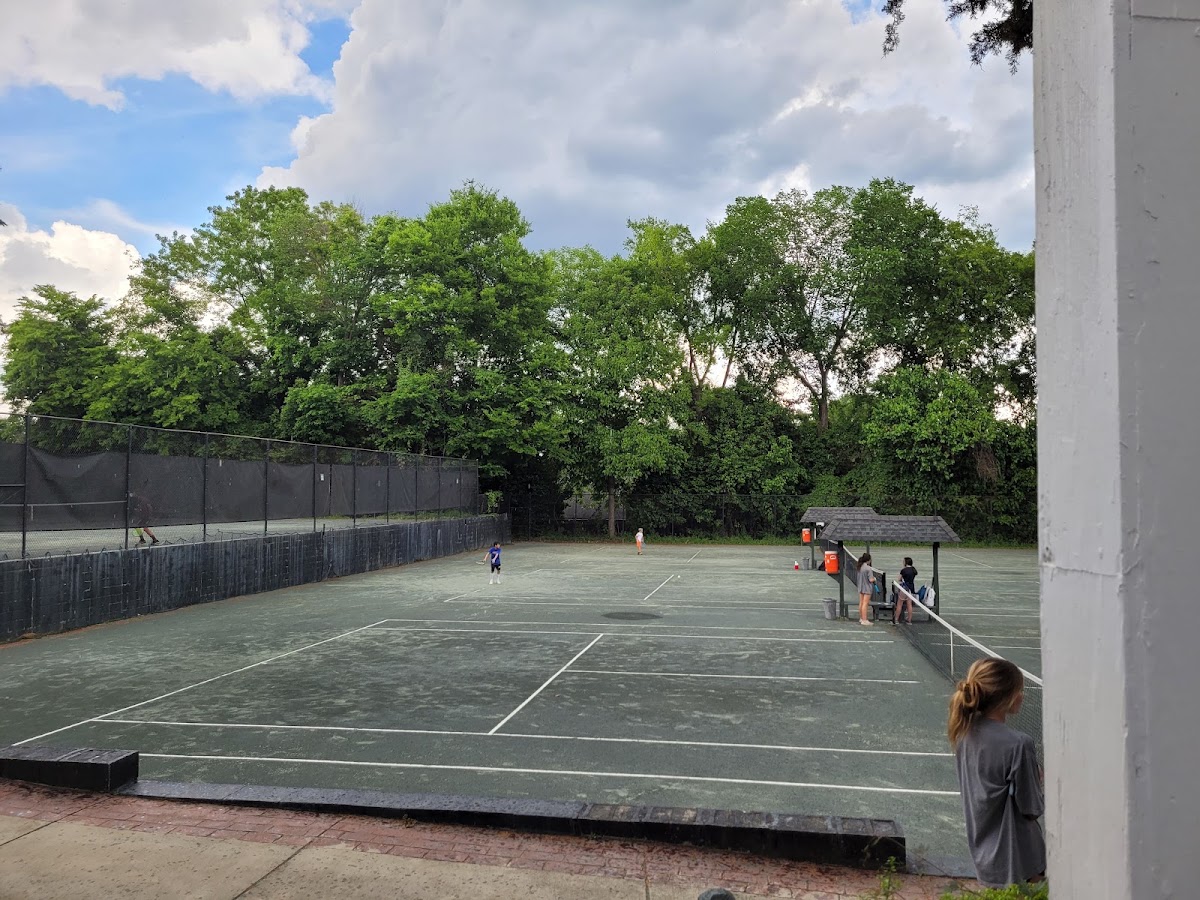 RUSSELL Tennis Center - Photo 1