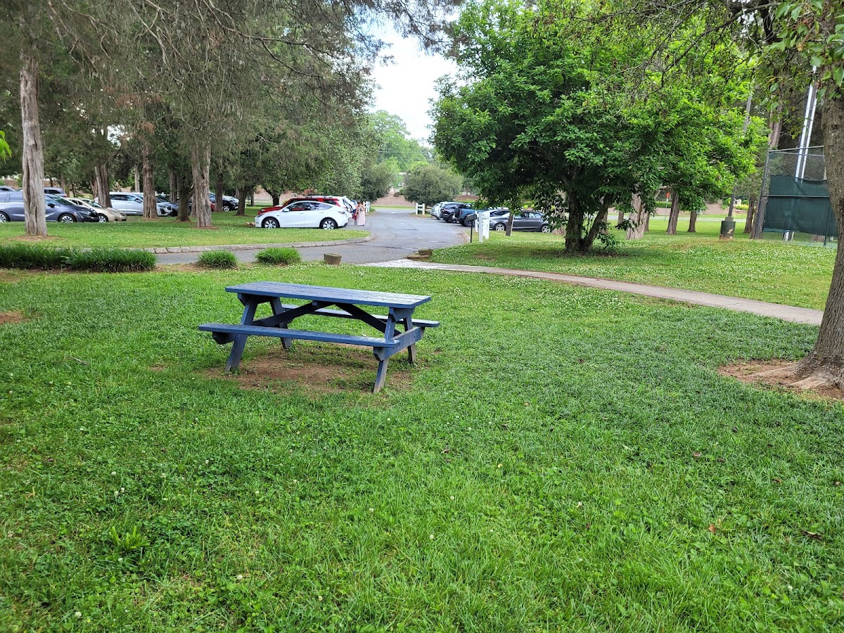 RUSSELL Tennis Center - Photo 3
