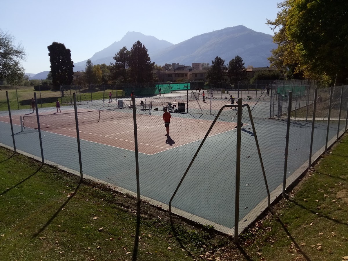 SAINT EGREVE TENNIS - Photo 2