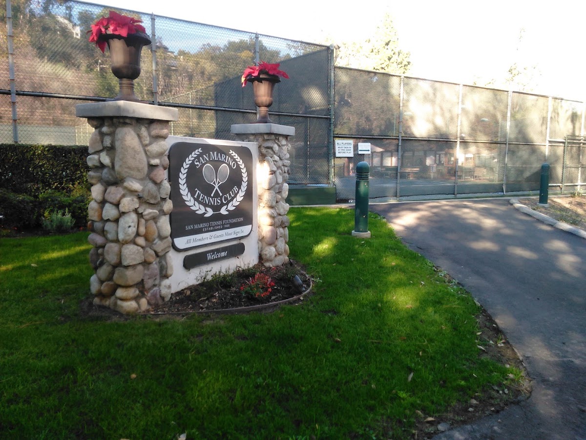 San Marino Tennis Center - Photo 3