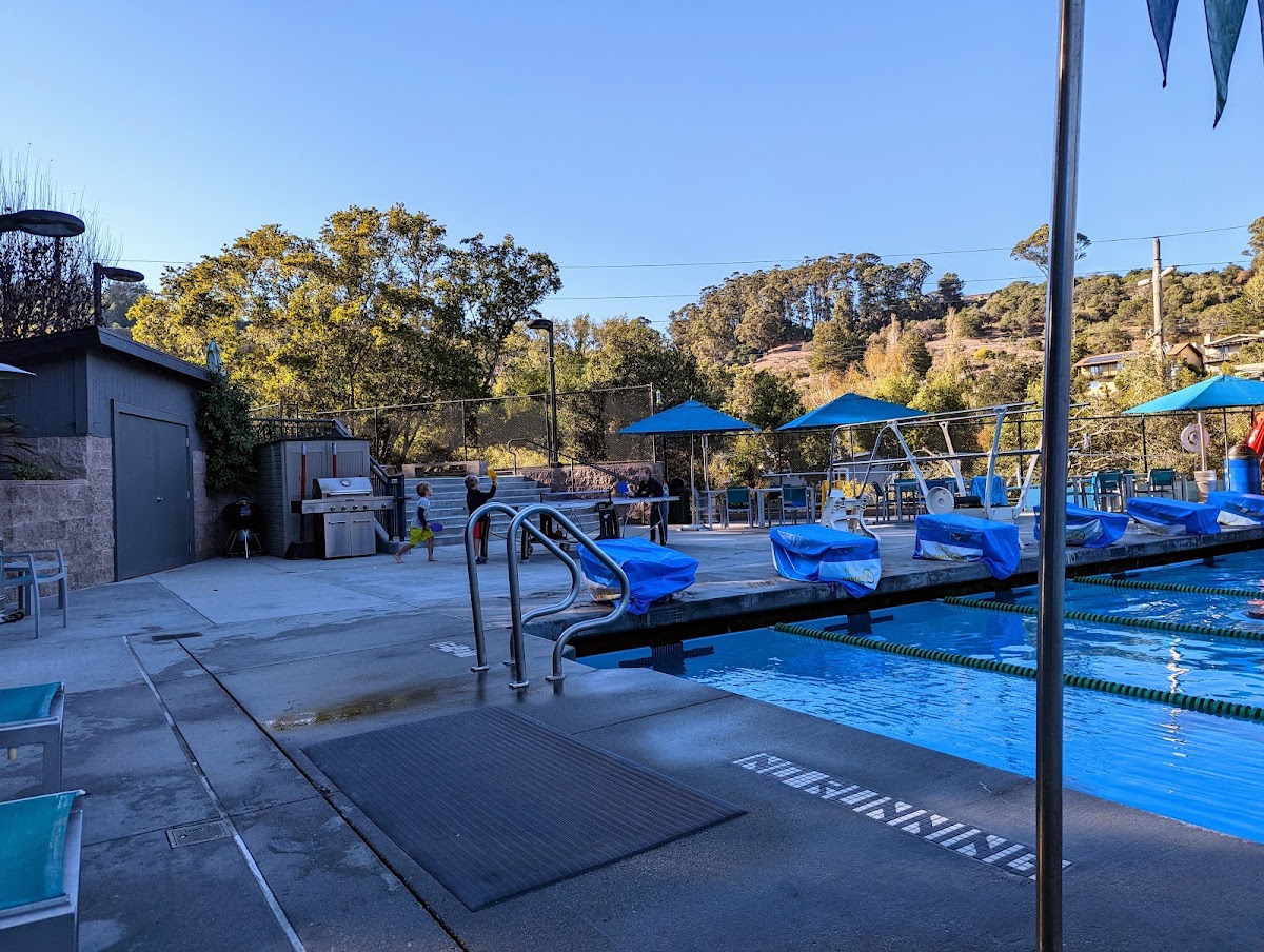 Scott Valley Swim & Tennis Club