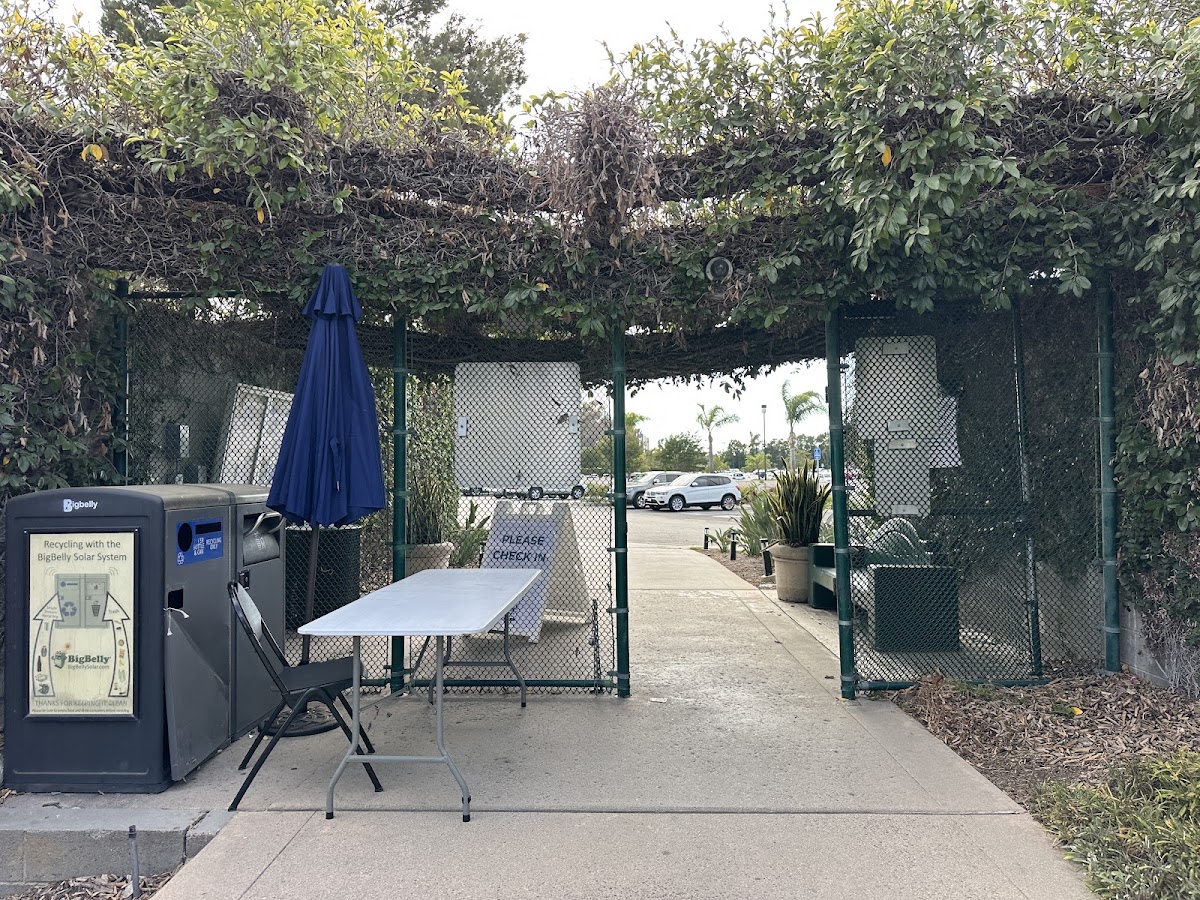 Seal Beach Tennis & Pickleball Center - Photo 3