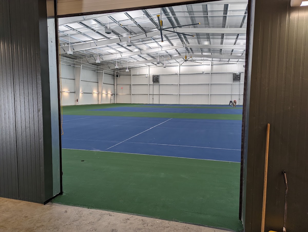 Sequoia Swim & Tennis Club - Photo 3