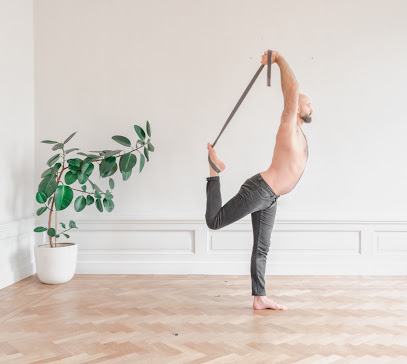 Serge Yoga Club