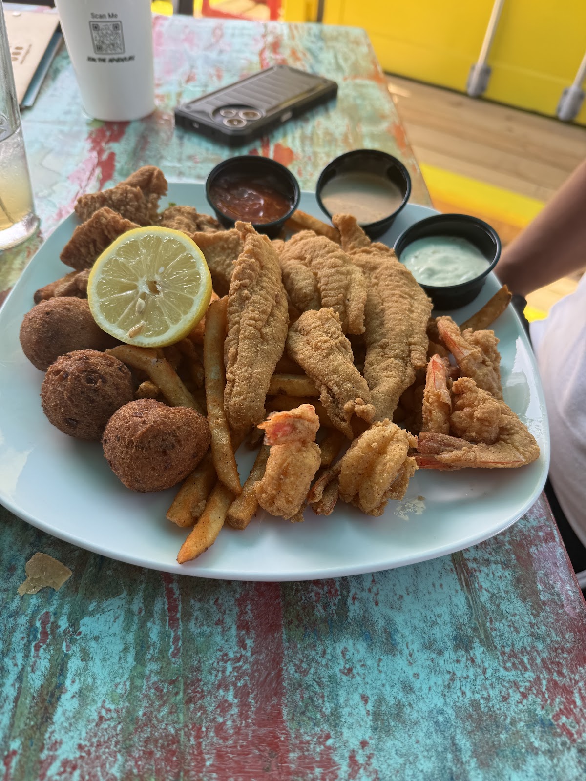 Shaggy's Biloxi Beach - Photo 3