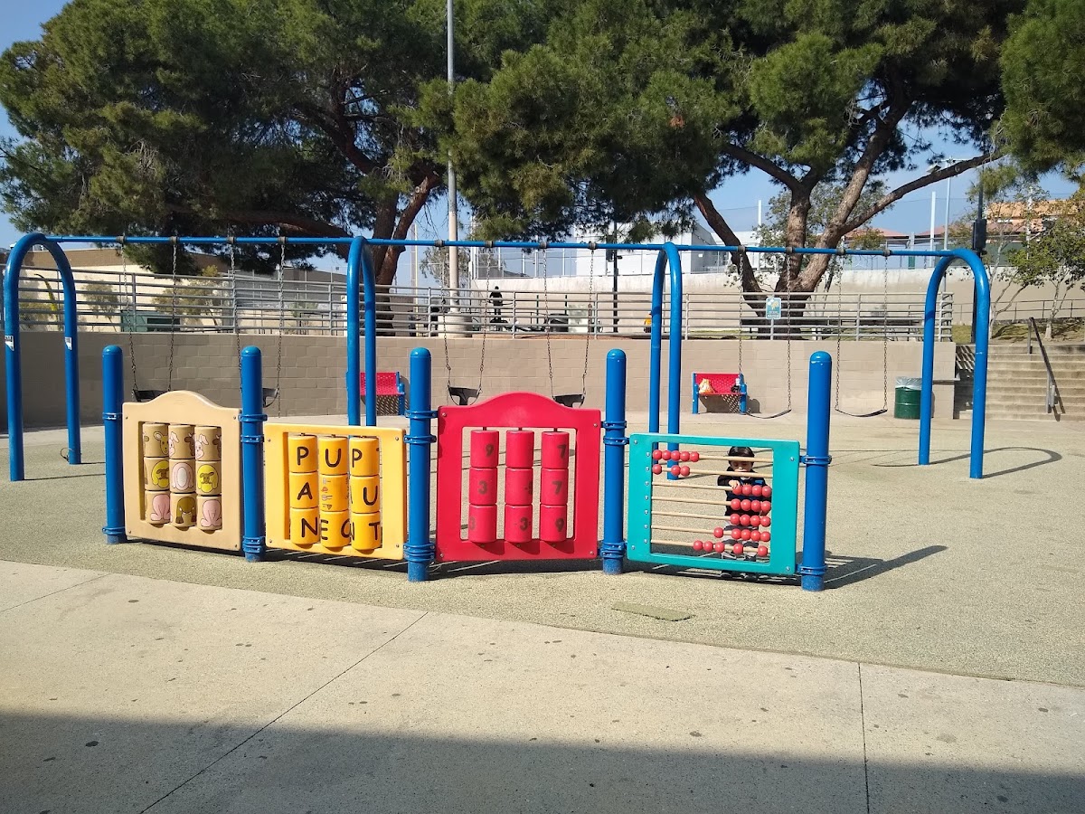 Shatto Recreation Center - Photo 3