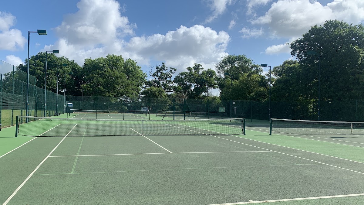 Shinfield Tennis Club - Photo 1