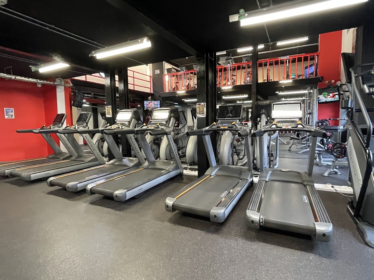 Sir Stanley Matthews Sports Centre - Photo 2