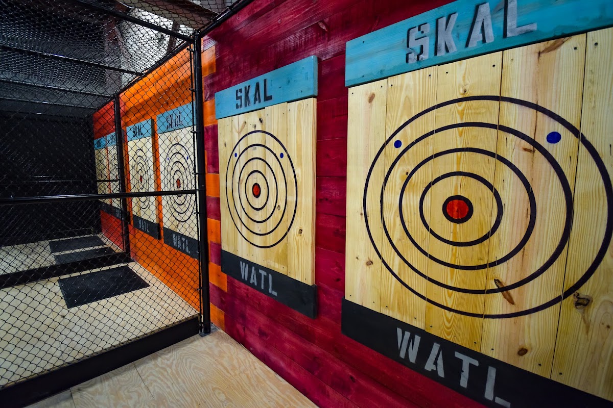 Skal Axe Throwing - Photo 2