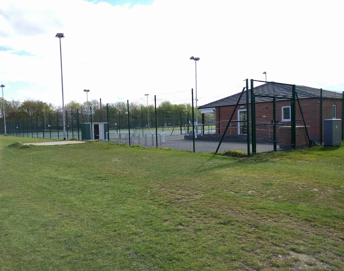 Sleaford Tennis Club - Photo 2