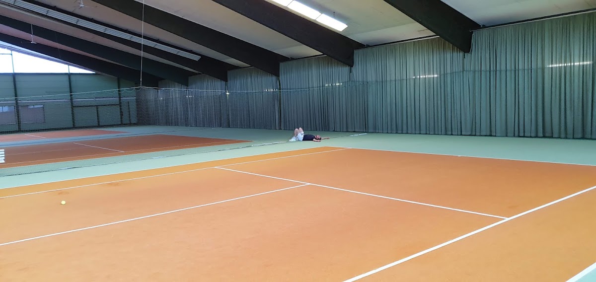 Smash Tennis-/ Badmintonhalle - Photo 3