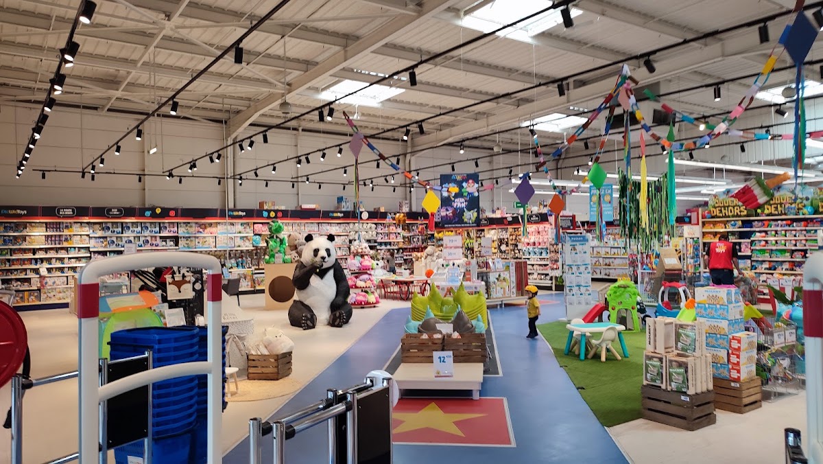 Smyths Toys Bayonne - Photo 3