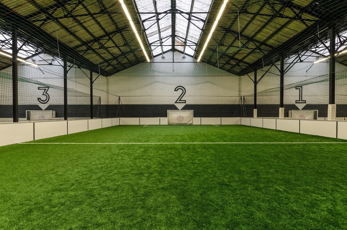Soccer Club - Photo 2