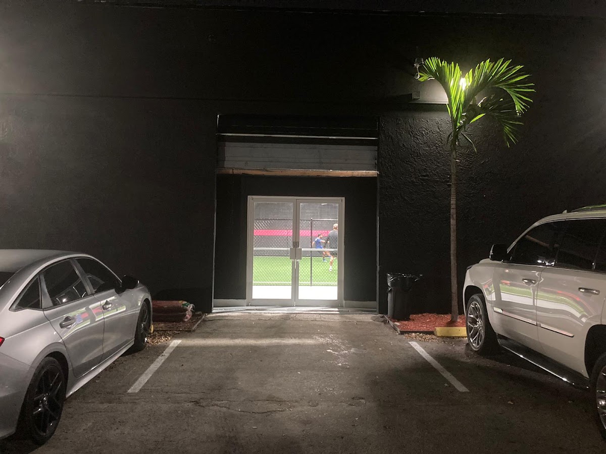 Soccer Lounge Miami - Photo 2