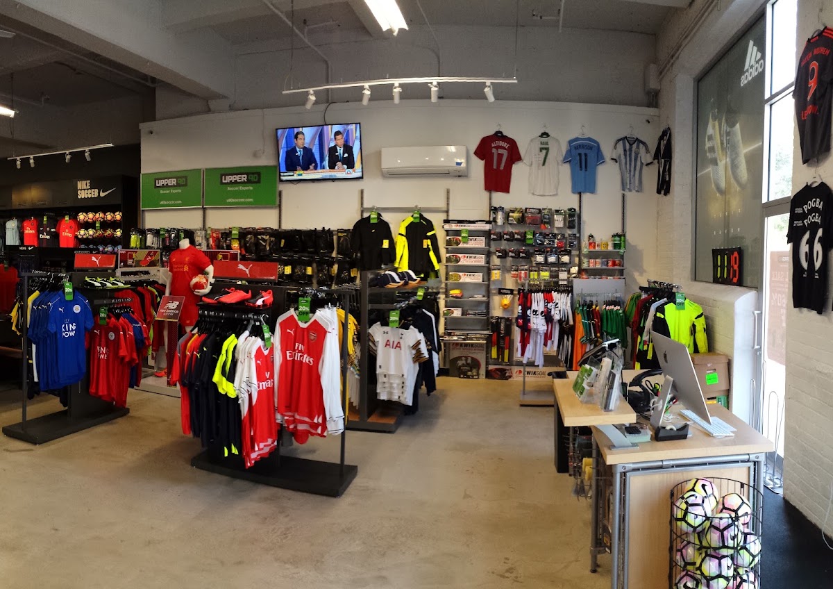 Soccer Post Queens - Photo 2