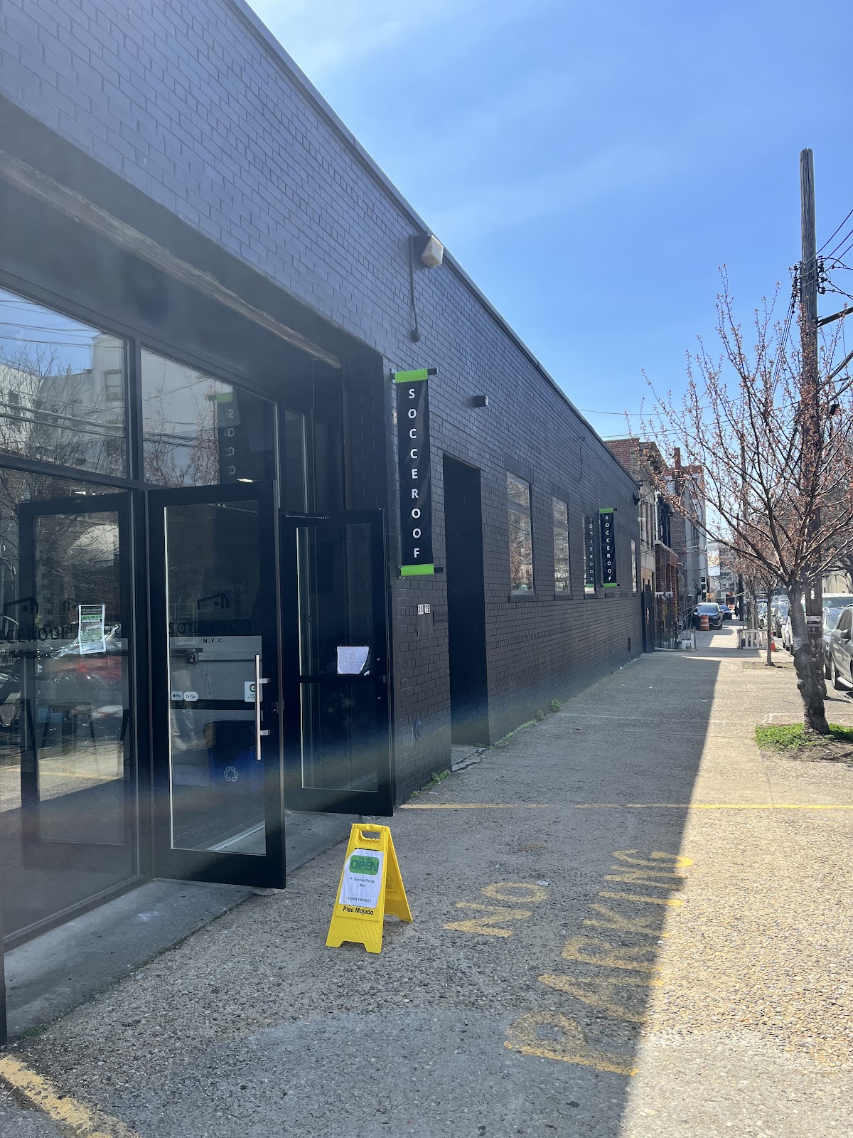 Socceroof - Long Island City - Photo 2