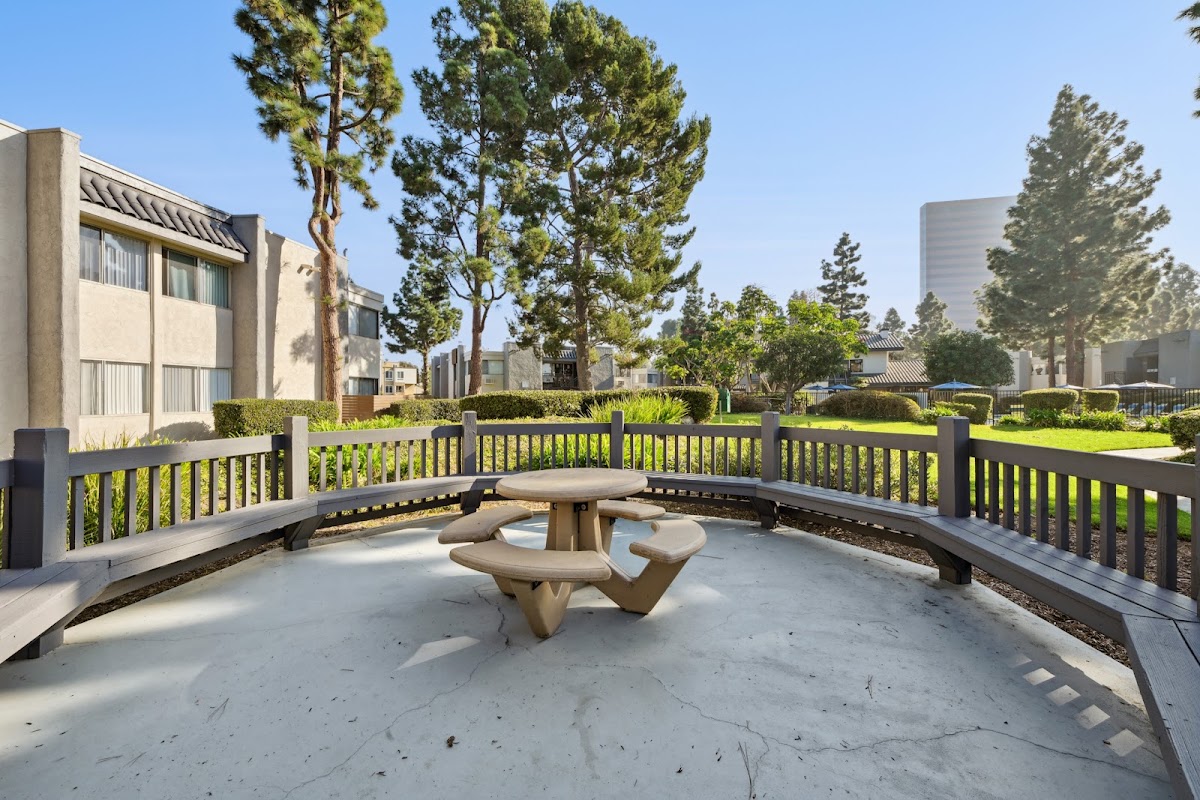 South Coast Racquet Club Apartments - Photo 1