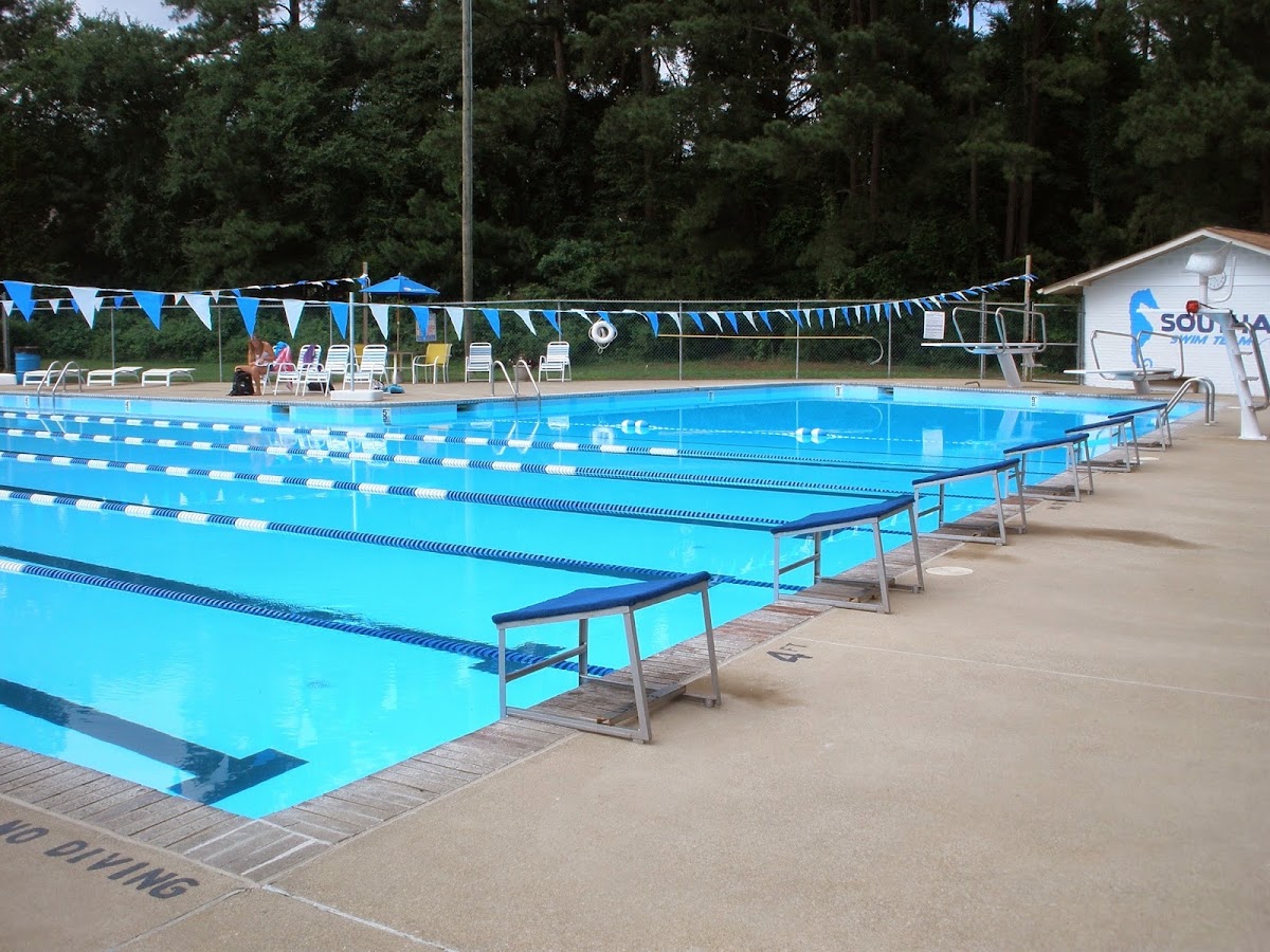 Southall Swim & Racquet Club - Photo 2
