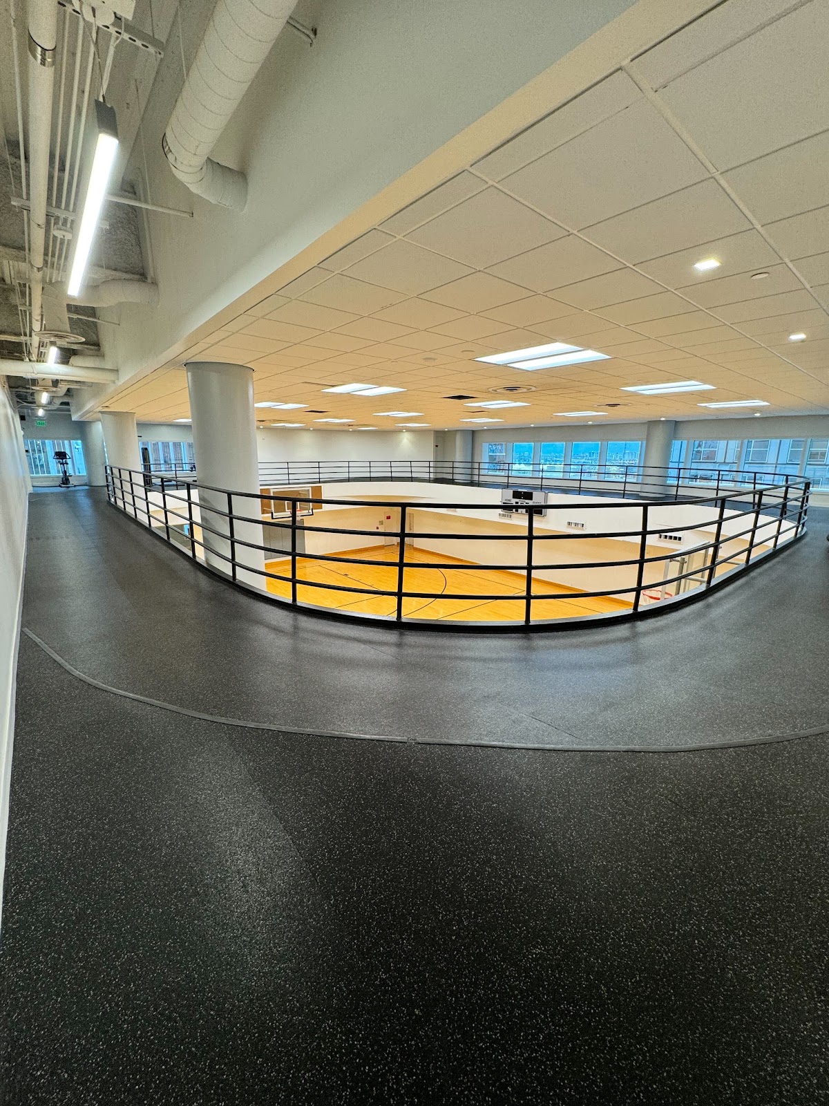 Southeast Financial Center Fitness Center (Powered by Kinema Fitness) - Photo 2