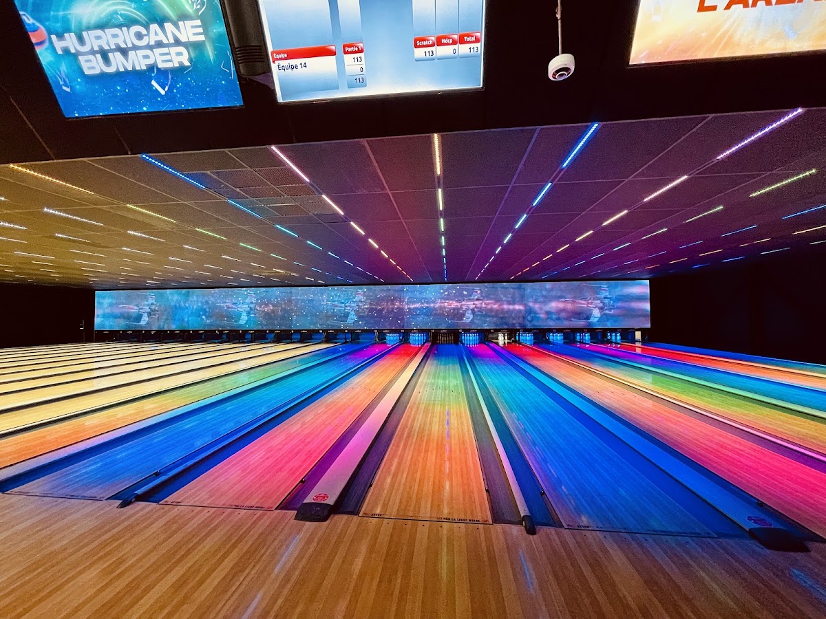 Space Bowling - Photo 2