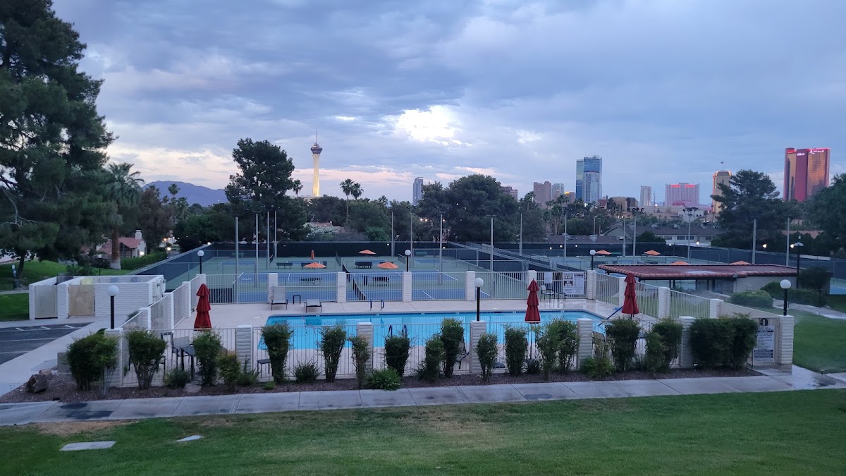 Spanish Oaks Tennis Club - Photo 1