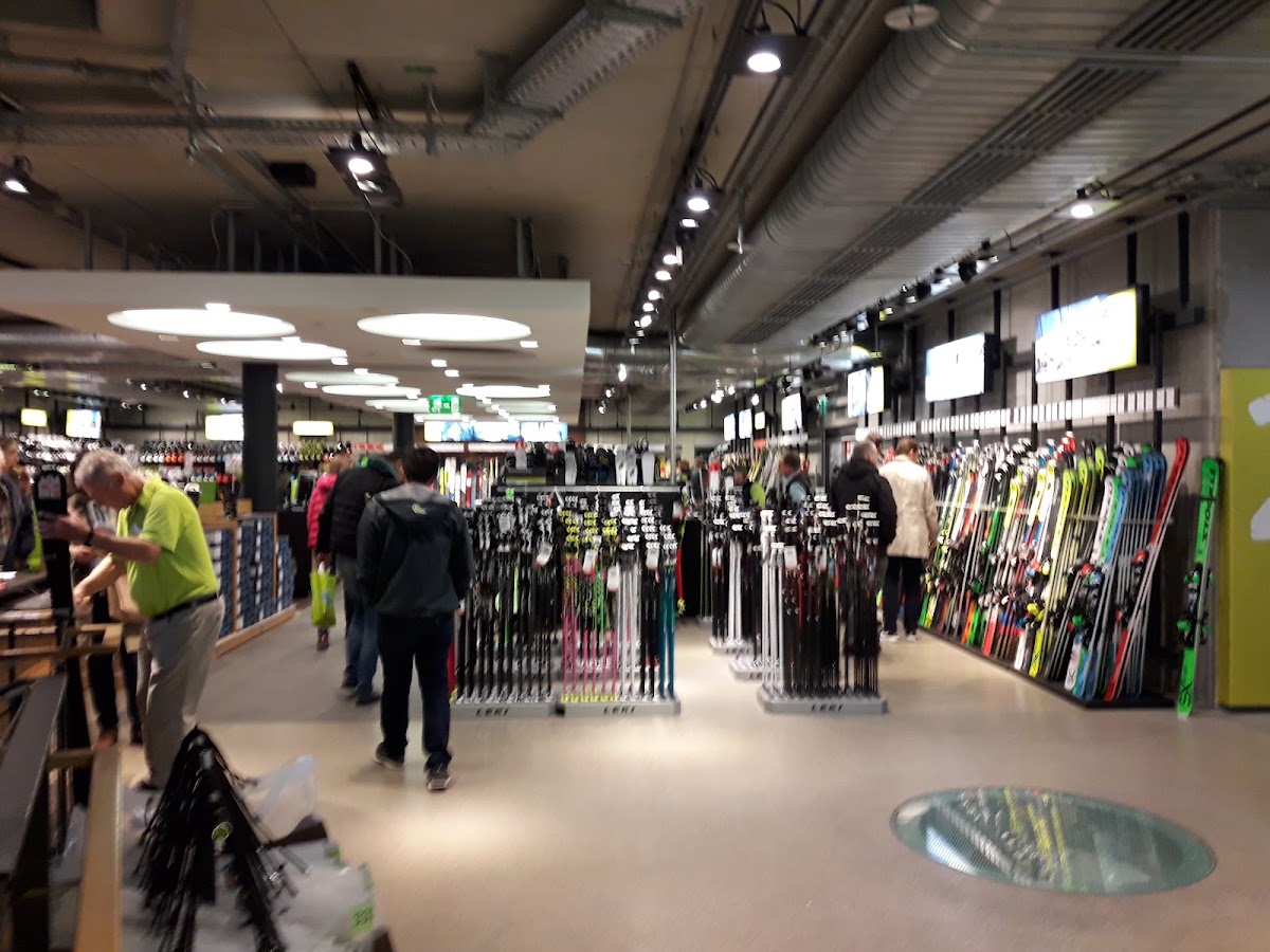 Sporthaus Schuster - Photo 2