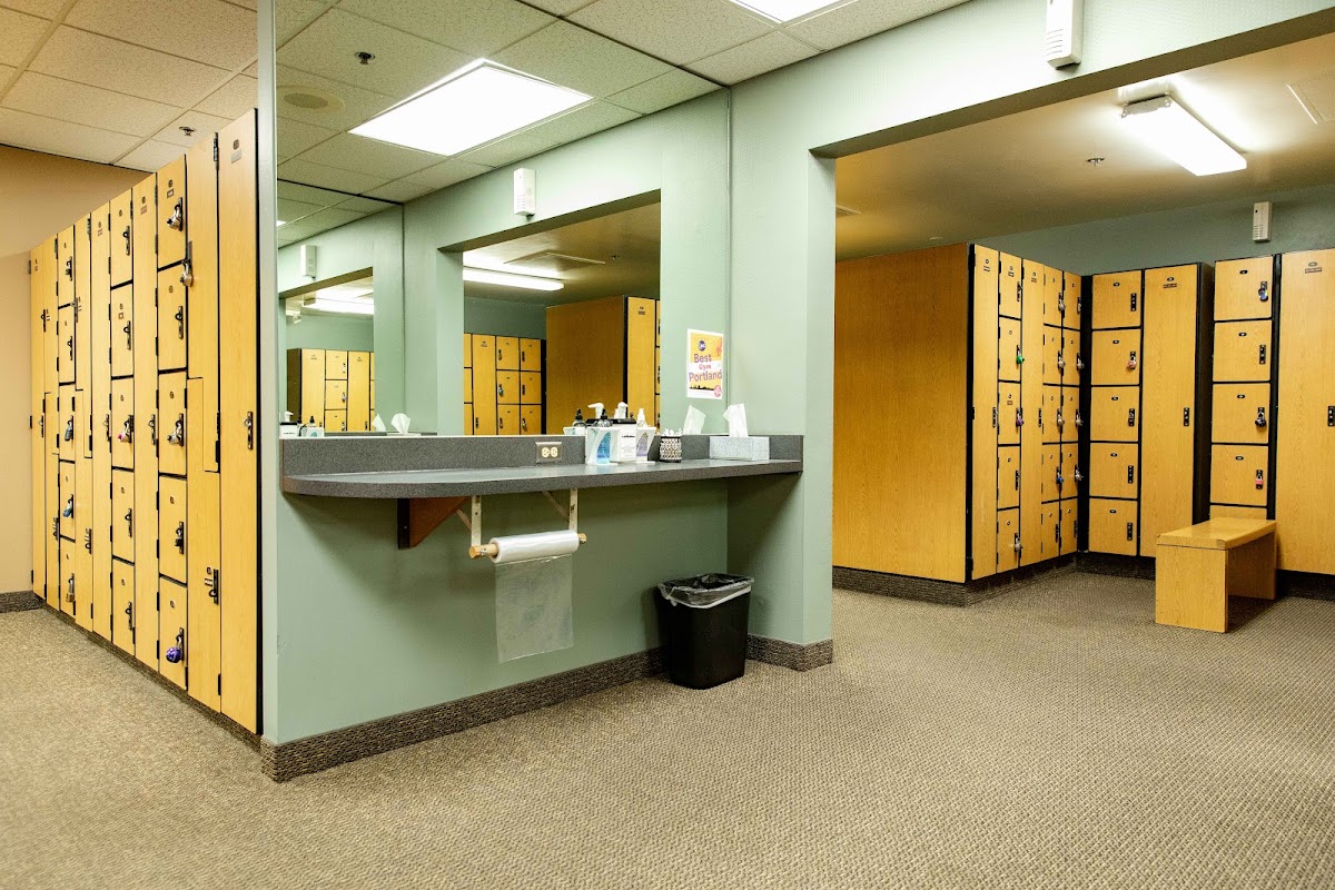 Squash Courts - Photo 3