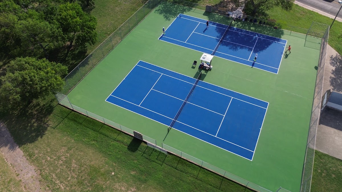 St. Andrews Tennis Courts - Photo 2