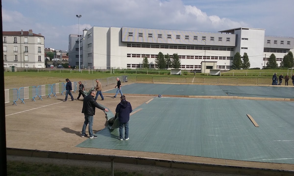 Stade Pillaudin - Photo 1