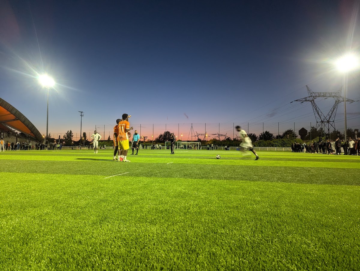Stade Salif Keita - Photo 1
