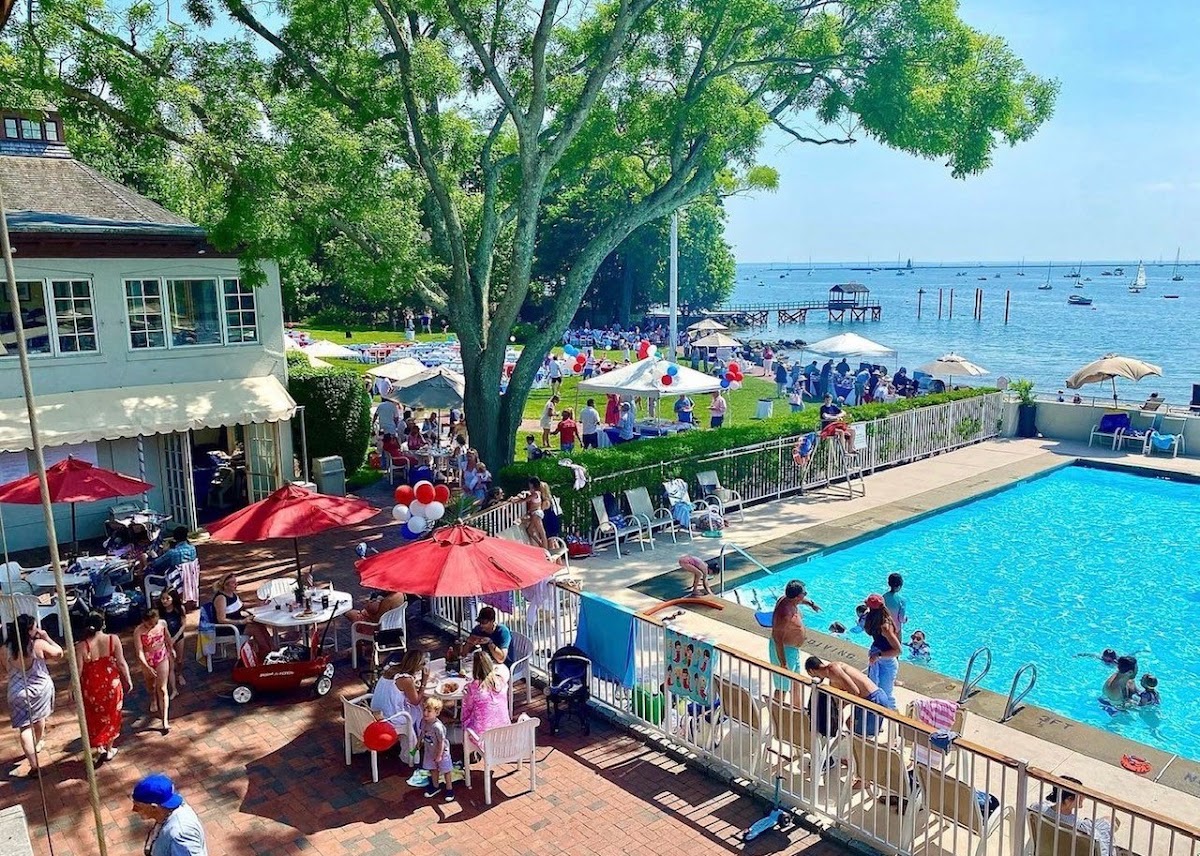 Stamford Yacht Club - Photo 1