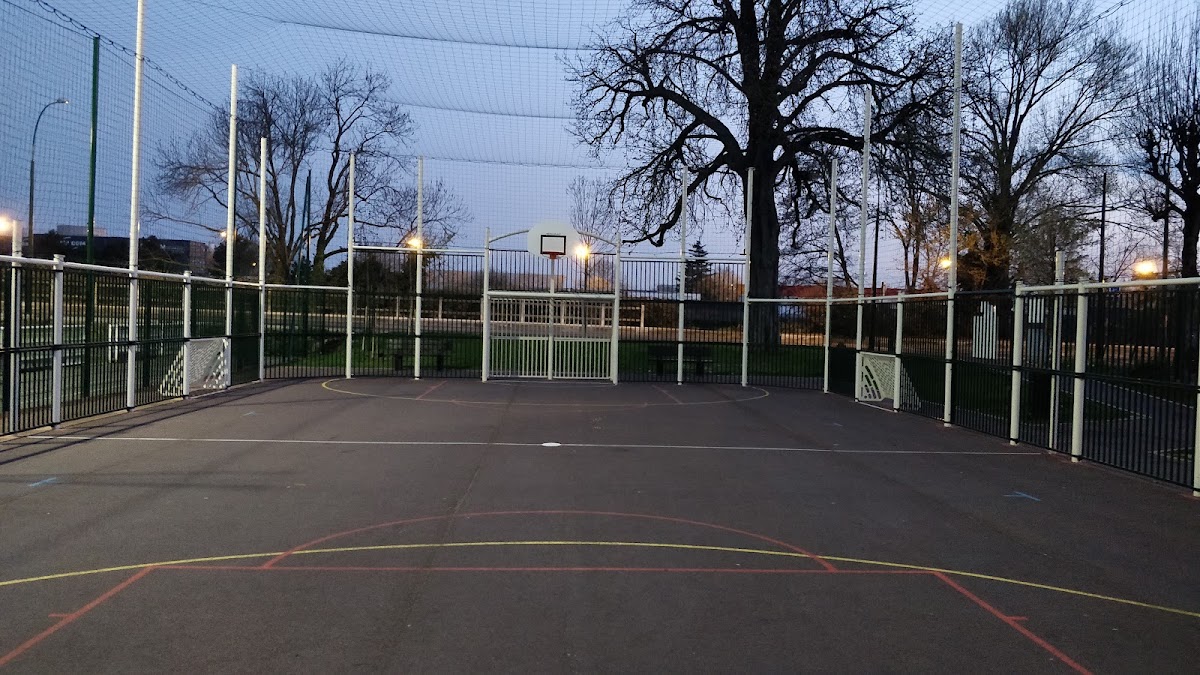 Street Workout Park - Photo 3