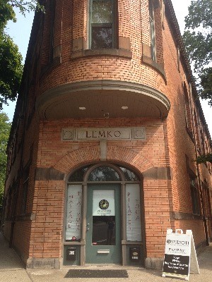 Studio 11 in Tremont - Photo 2