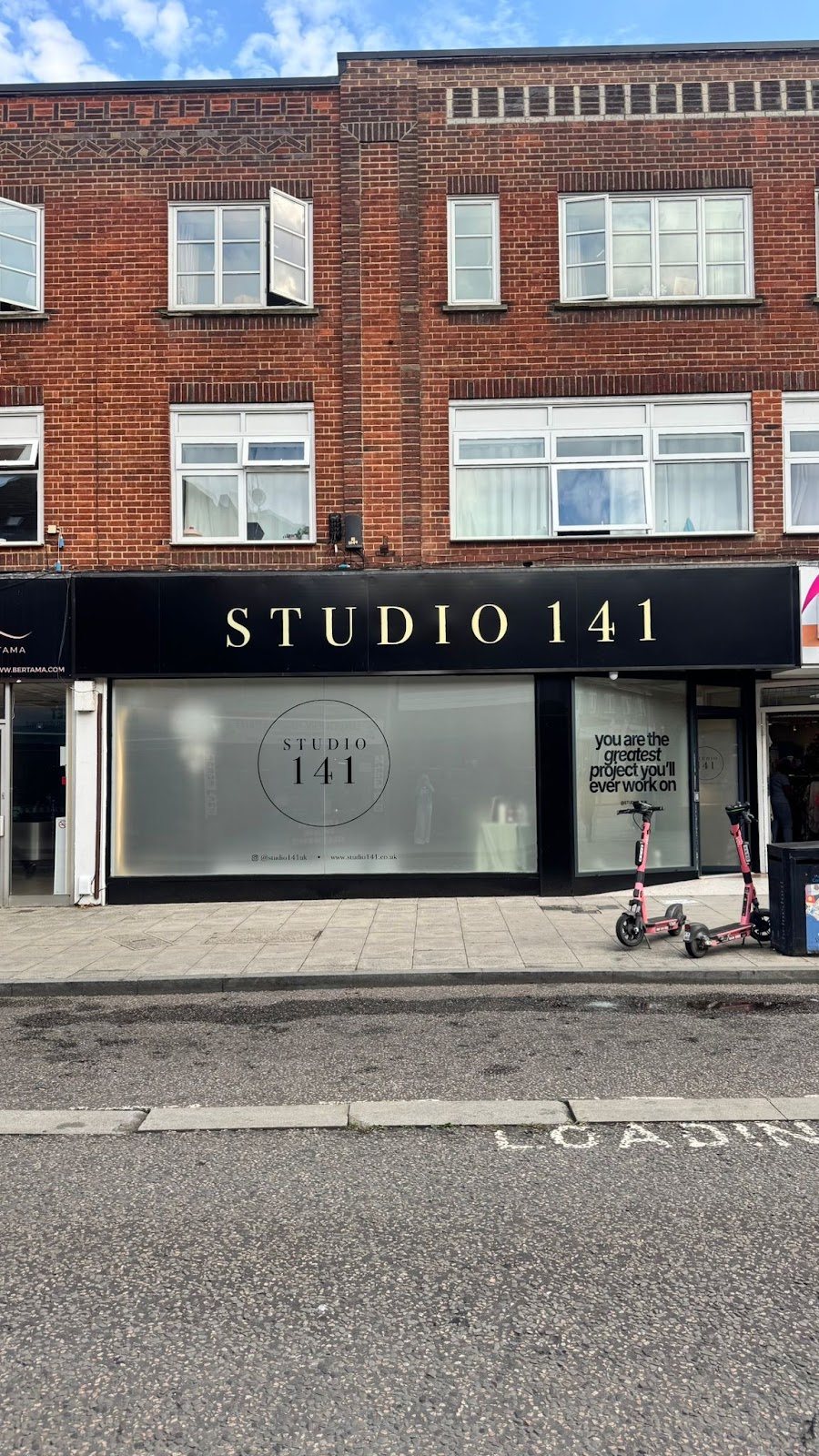 Studio 141 - Photo 2