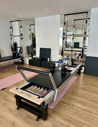 Studio Pilates Reformer à Villeneuve Loubet - Yulia BONADONNA - Photo principale