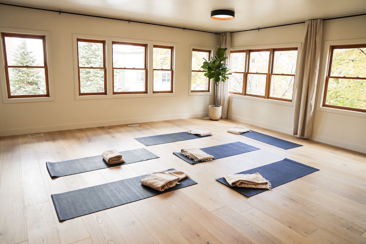 Studio Rise - Photo 2