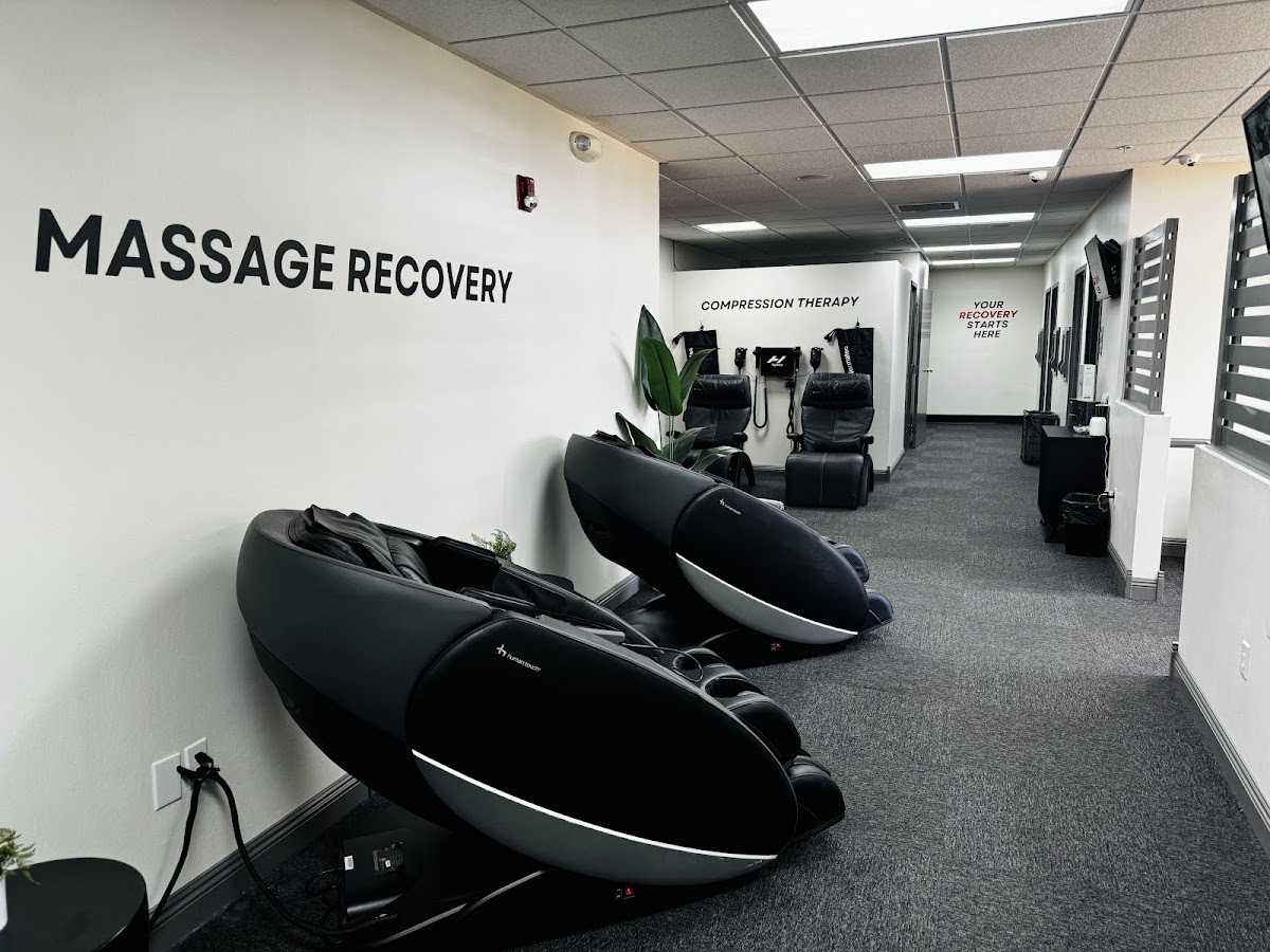Summit Recovery Lounge - Photo 2