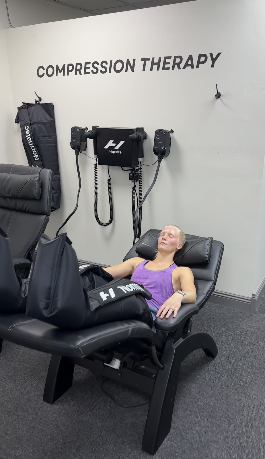 Summit Recovery Lounge - Photo 3