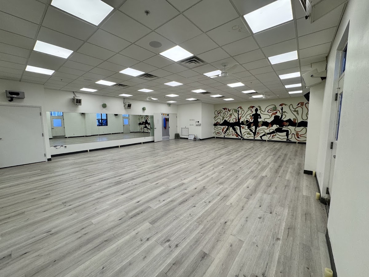 Summit Yoga - Photo 3
