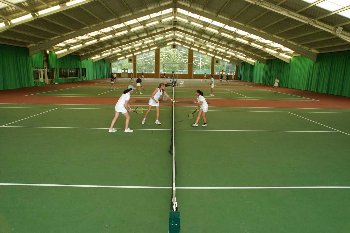 Surrey County Indoor Tennis Centre - Photo 2